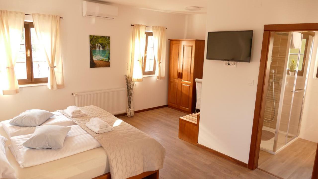 Plitvice Lakes Mija Guest house 4*